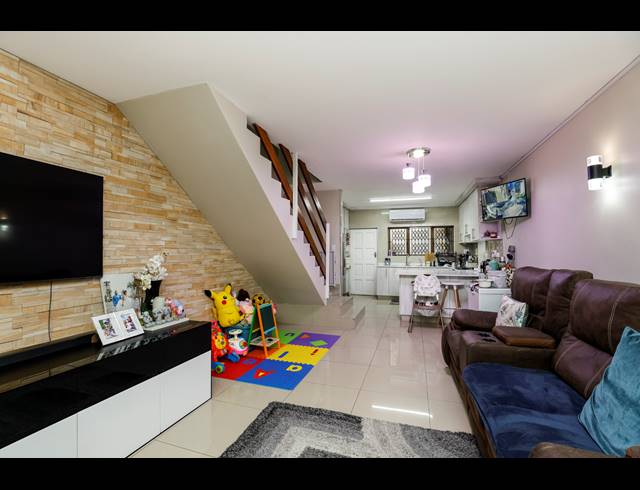 3 BEDROOM SECTIONAL TITLE FOR SALE IN MORNINGSIDE